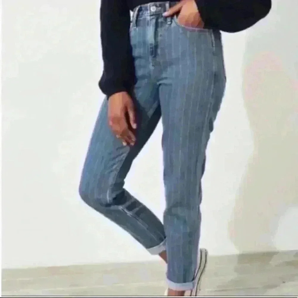 Hollister - Ultra high rise vintage stretch striped mom jeans